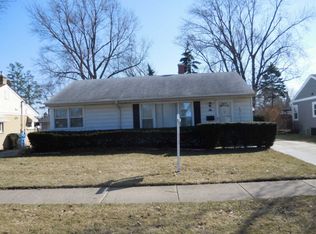 941 E Algonquin Rd, Des Plaines, IL 60016