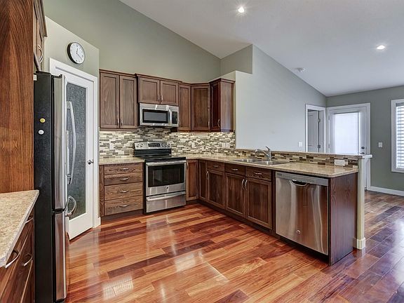 4th image of 17 Garden Way