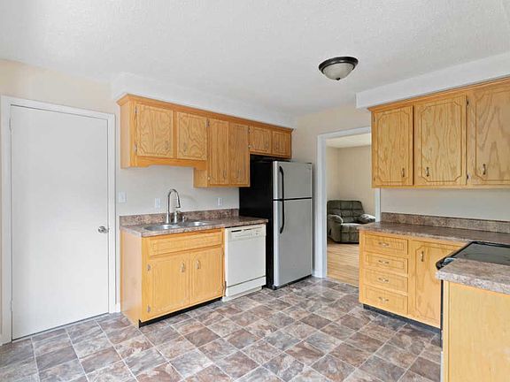 5th image of 1581 Armistead Dr