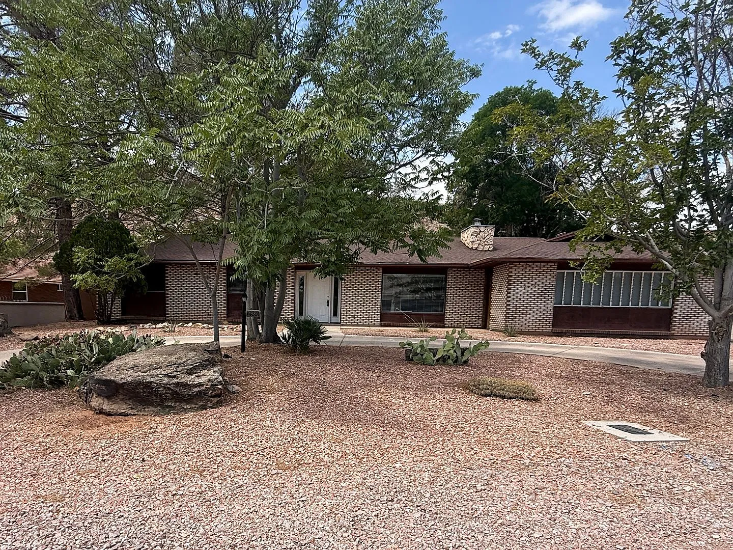 Remodeled Three Bedroom Home in Desirable Bloomington — Photo 3