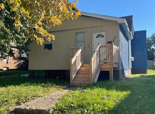 116 W Maple St, Canton, IL 61520