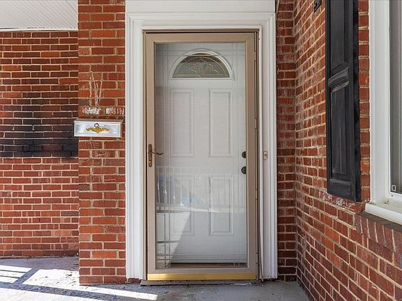 3rd image of 5316 Orchard Hill Dr