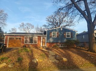 927 Ridgeland Ave, Mundelein, IL 60060