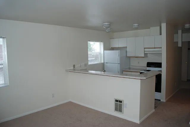 Midvale Apartments — Photo 5