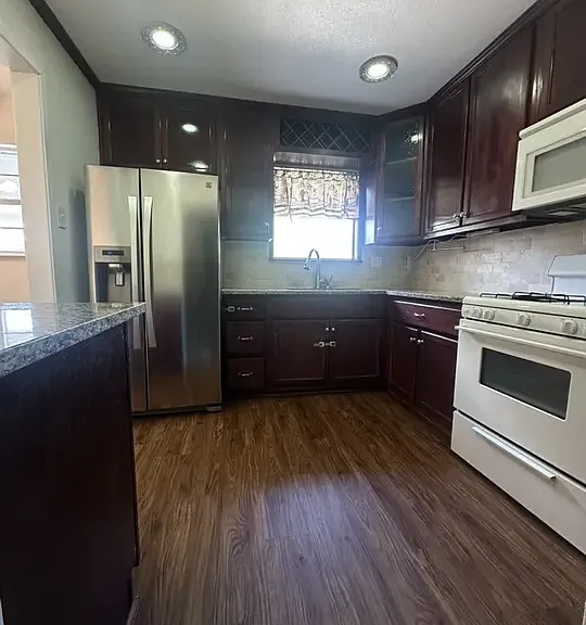 4315 Hoeneke St — Photo 11