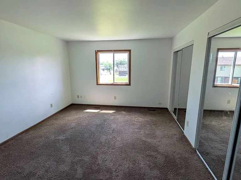 7345 Whitcomb St — Photo 2