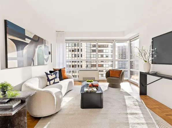 146 W 57th St APT 44F, New York, NY 10019