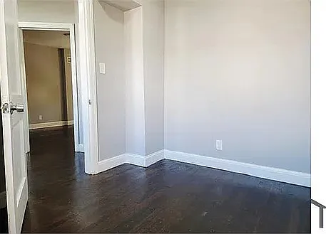 700 E Cold Spring Ln — Photo 5