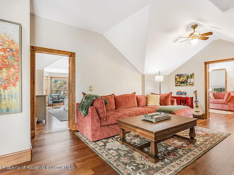 85 N 8th St — Photo 16