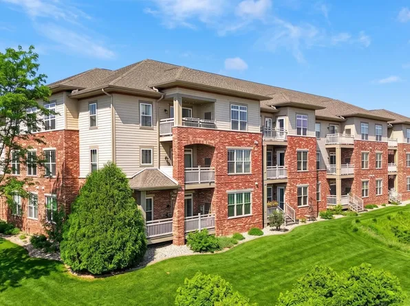 6402 Milwaukee St Unit 207, Madison, WI 53718