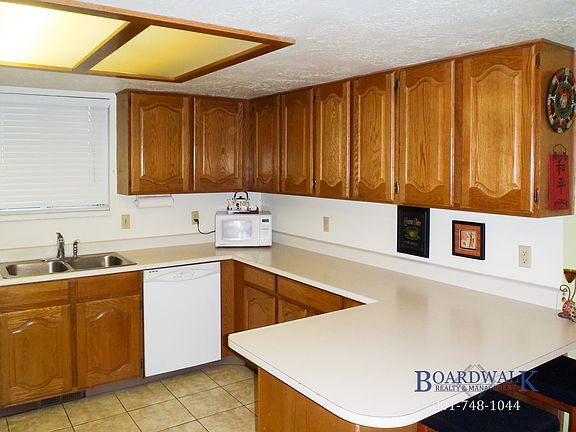 5th image of 318 E Park Creeke Ln