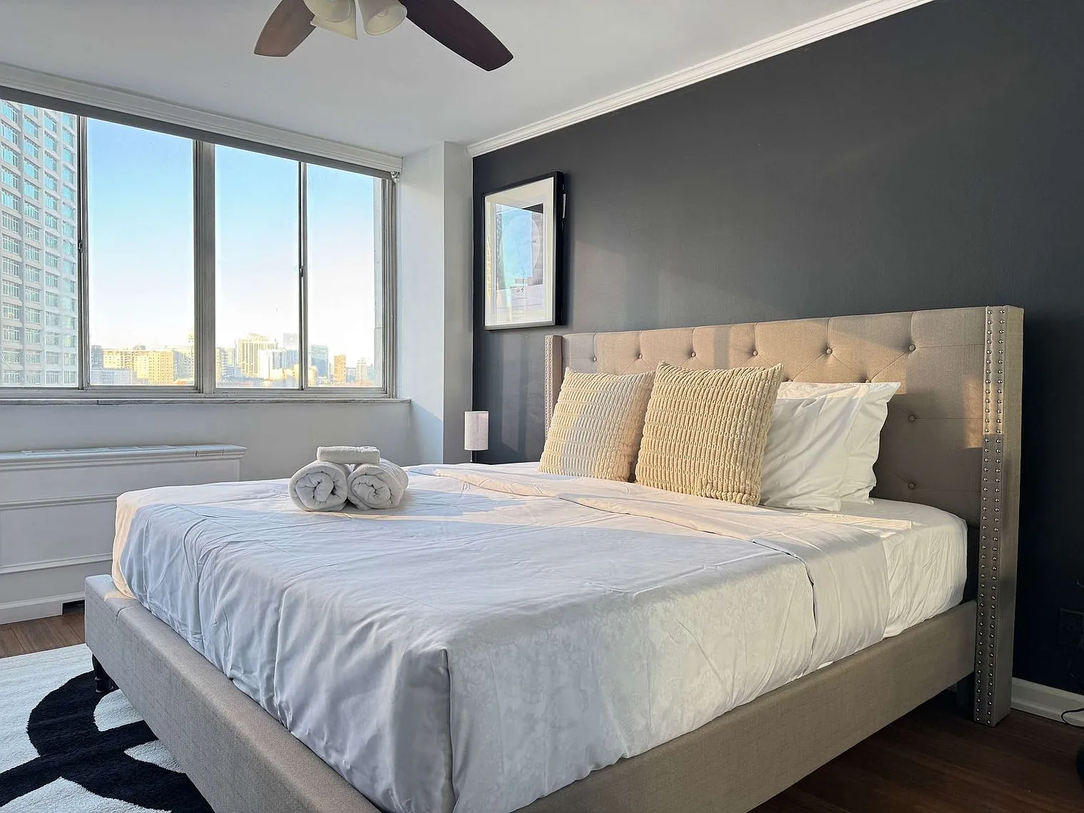 3 bed, 1.0 bath, 1065 sqft, $3,564 — Photo 3