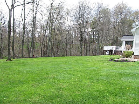 4th image of 42010 Woodland Ln