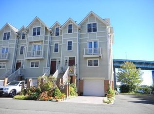 16842 Powells Cove Blvd, Beechhurst, NY 11357
