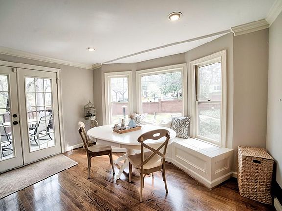 3rd image of 1900 Monroe Dr NE #101
