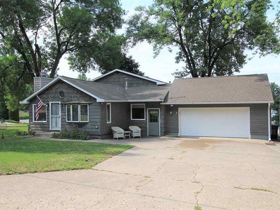 4 23rd St, Spirit Lake, IA 51360 MLS 210723 Zillow