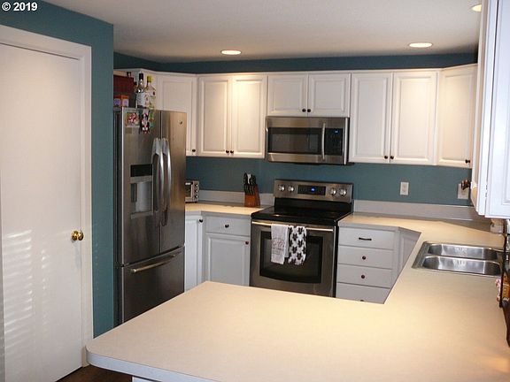 5th image of 3921 NE 83rd Way