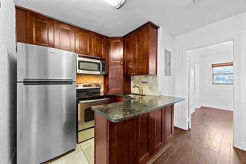 413 SE 16th St #4 Photo 1