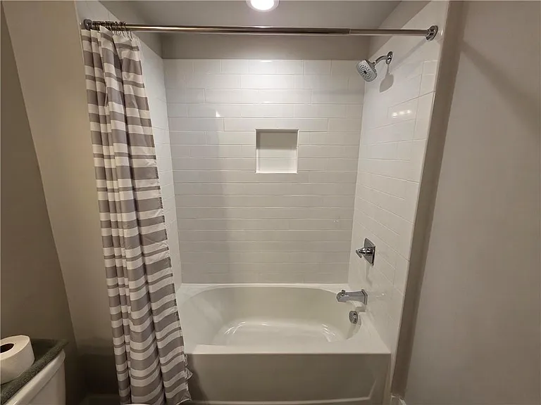 318 Gibson St SE — Photo 22