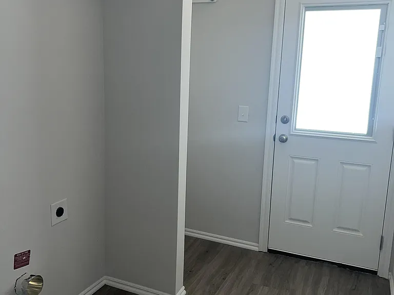 1009 Ichabod Cir — Photo 9
