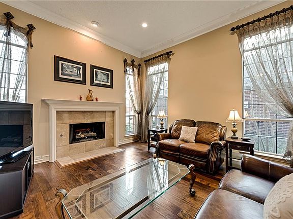 4th image of 4525 Bentley Dr
