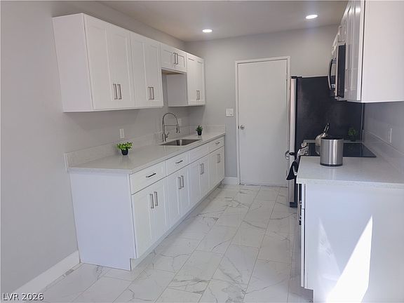 5th image of 5230 Rou Cir