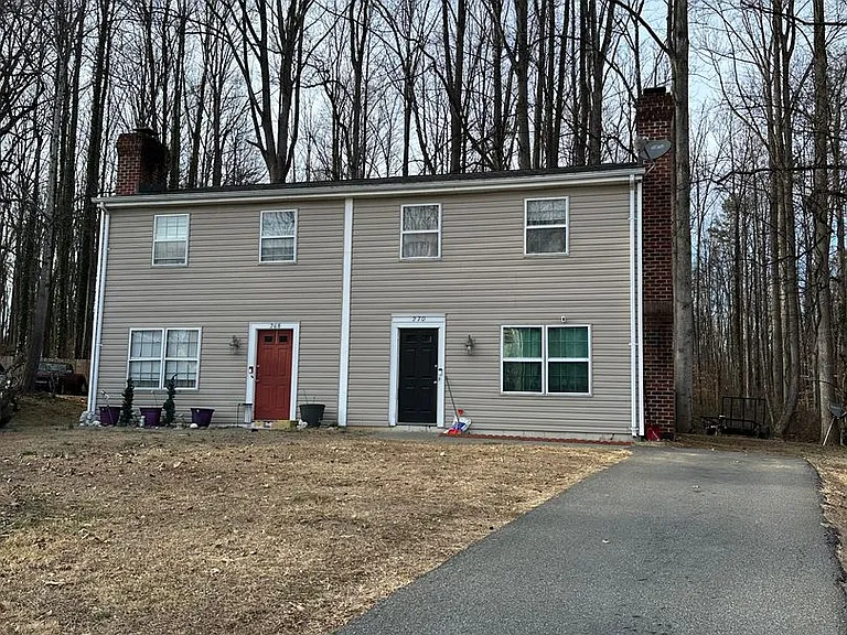 270 Albert Ct — Photo 1