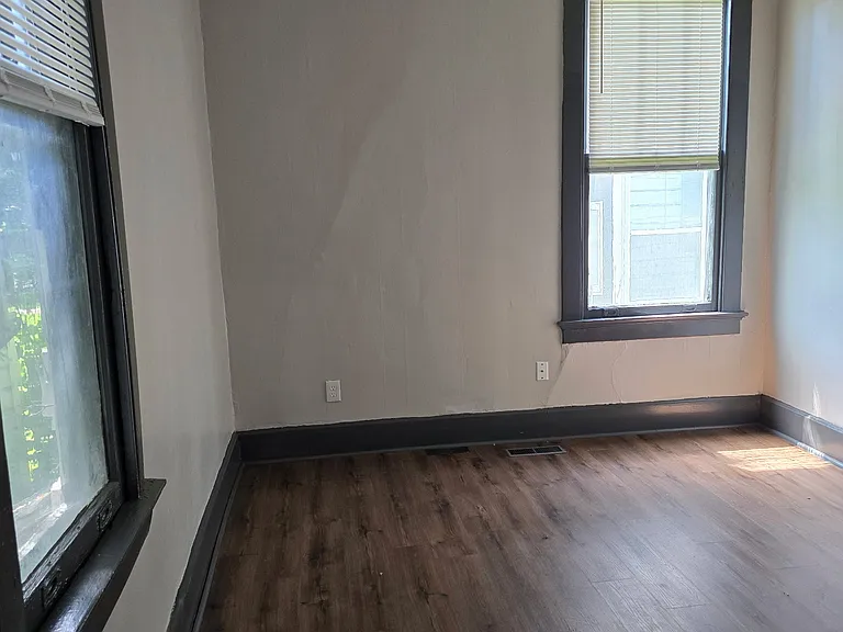 613 Monroe Ave #C — Photo 12