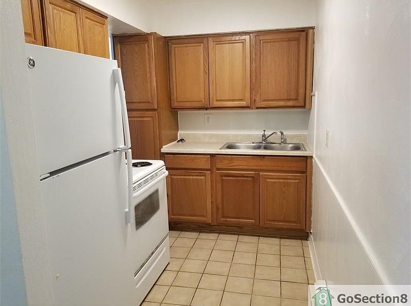 1st image of 920 N Central Dr #1A