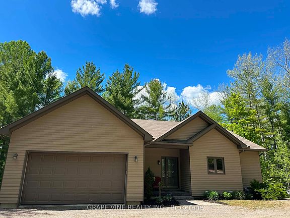 2nd image of 424 Lakewoods Dr