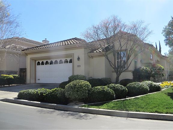 2nd image of 5844 Pistoia Way