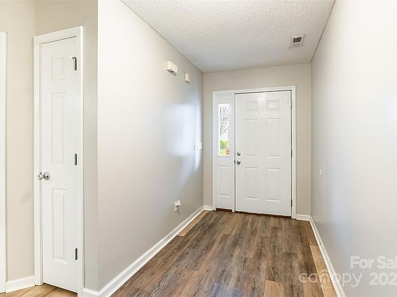 5th image of 4058 Canvas Ave