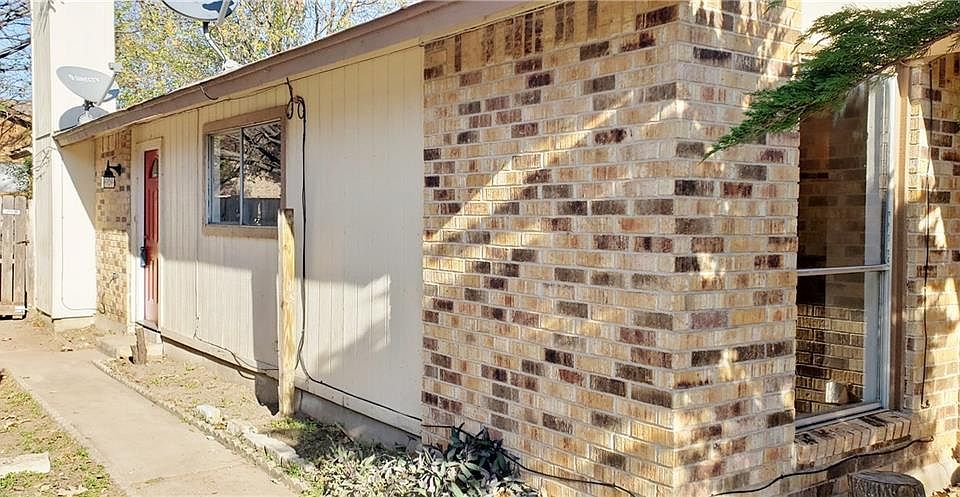 1st image of 1016 Fieldwood Dr #A