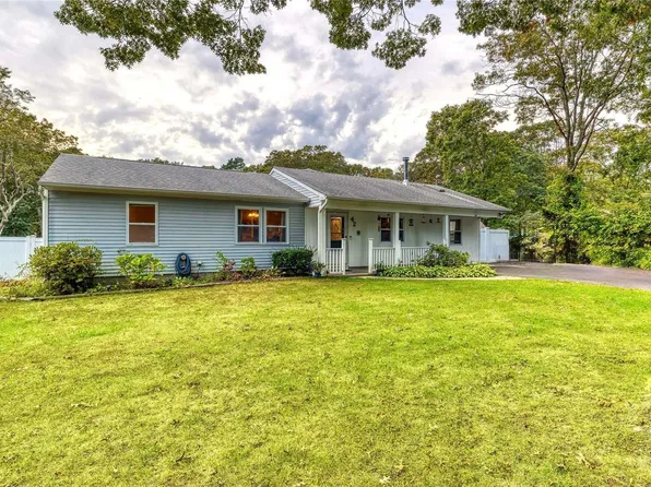 42 Trainor Avenue, Center Moriches, NY 11934