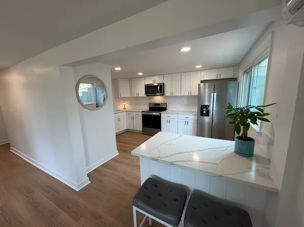 1132B Saint Clair Ave #B, Charlottesville, VA 22901