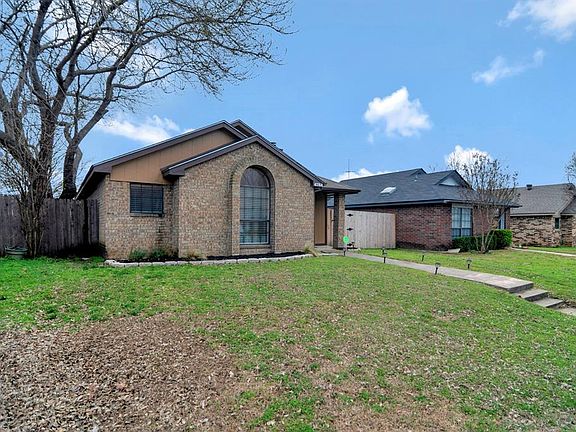 3rd image of 4784 Wineberry Dr
