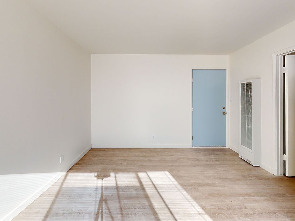 2nd image of 1024 W 24th St APT 302