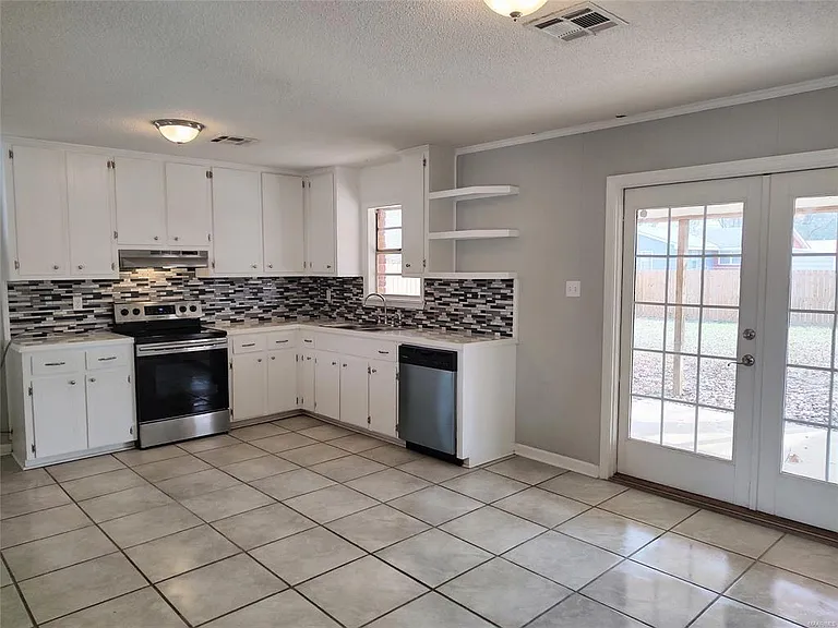 226 Radburn Way — Photo 17