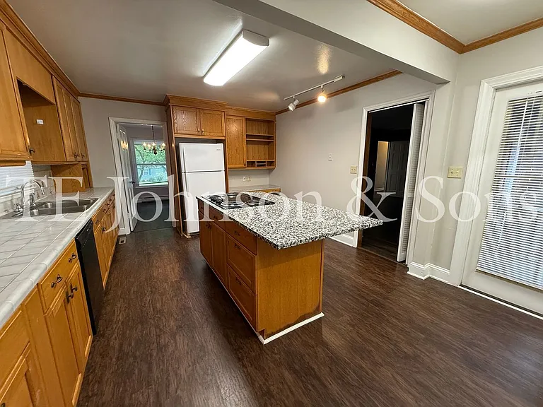 2722 Winslow Ln — Photo 19
