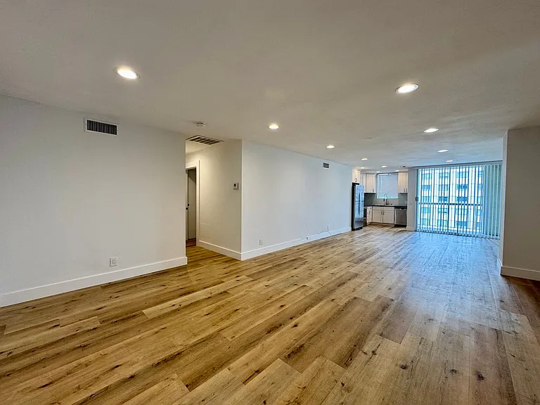 10751 Wilshire Blvd #1404 — Photo 1