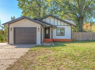 152 Greenbriar Cir, Mannford, OK 74044