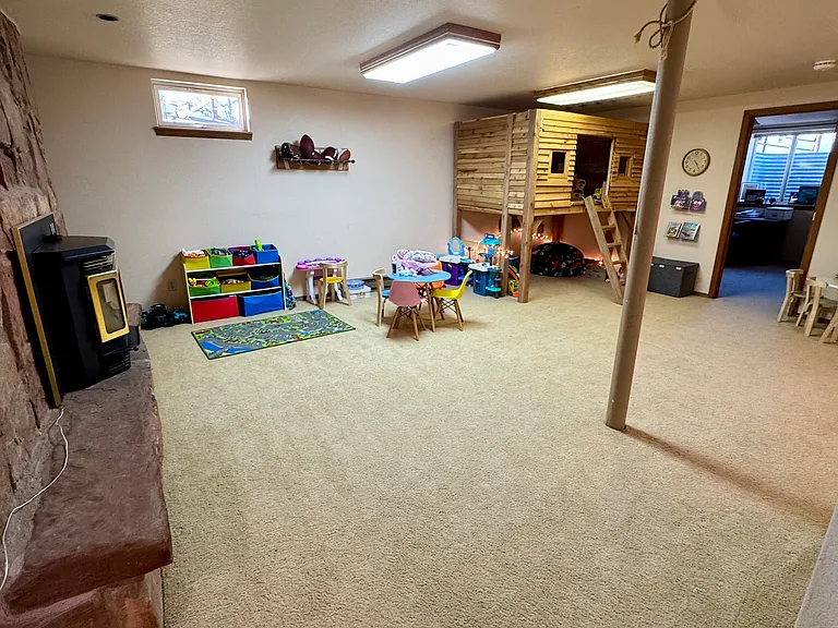 1355 R St — Photo 33