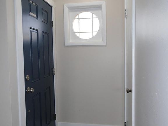 2nd image of 2507 W Louise St