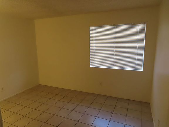5th image of 4366 51st St APT 3