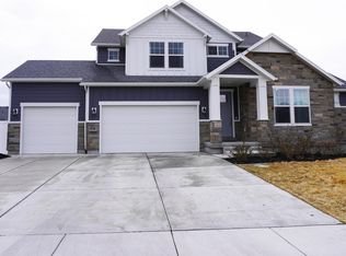 5761 W Mountain Ridge Ct, Highland, UT 84003