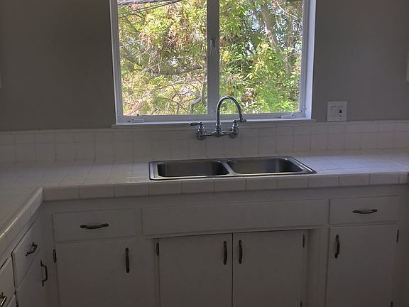 2nd image of 9309 Crenshaw Blvd APT 4