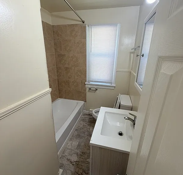 306 Saint Claire Ln — Photo 3