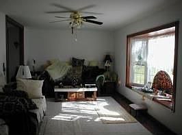 4th image of 35 Countyside Ct