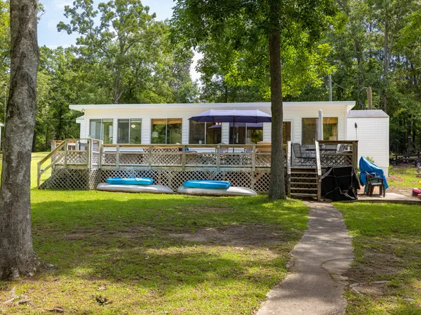 44 Darnell Dr, Cross Hill, SC 29332