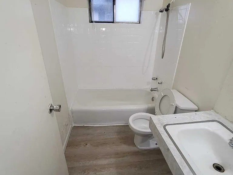 8924 W Carmen Ave #4 — Photo 5